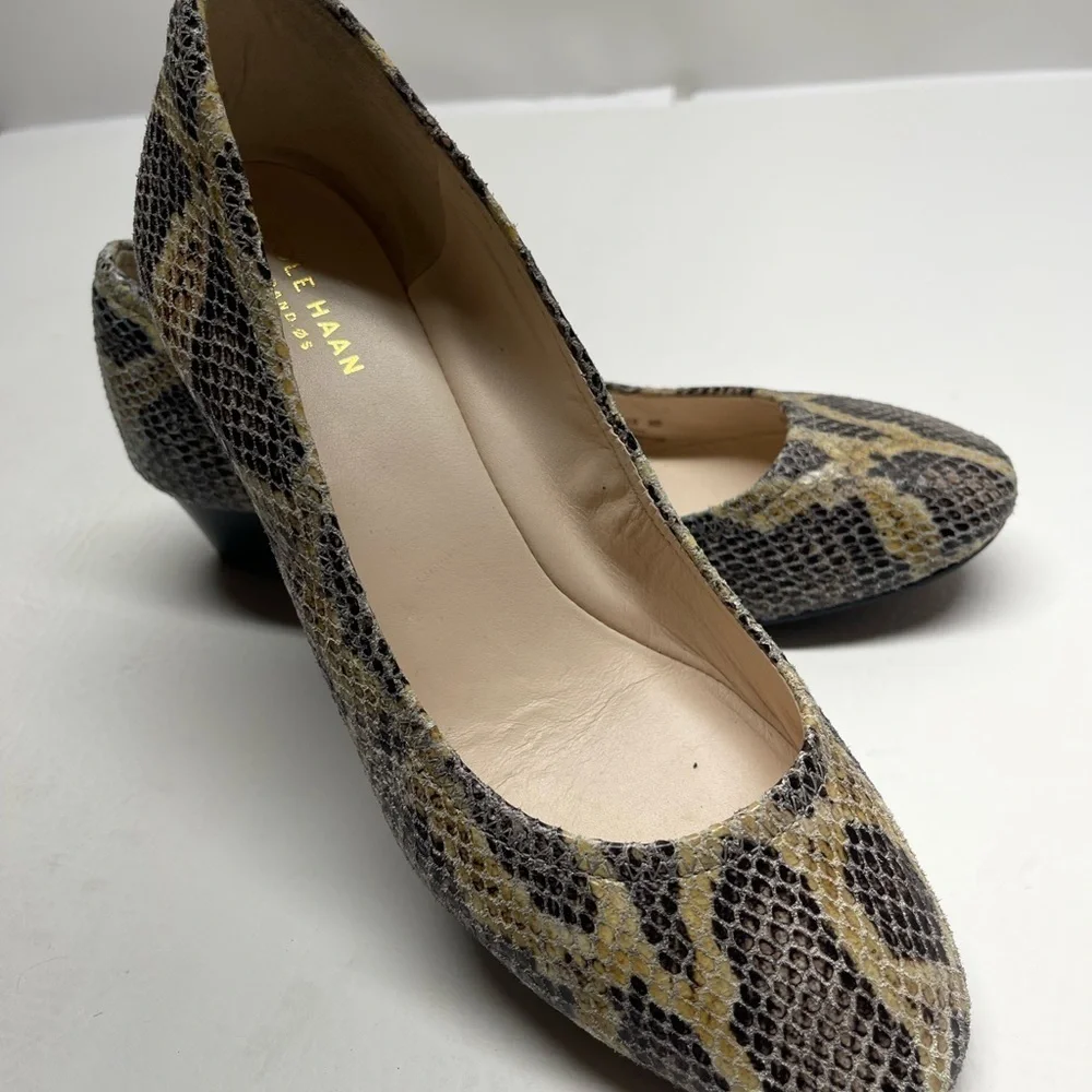 Cole haan grand.os womens shoes snake print size 8B